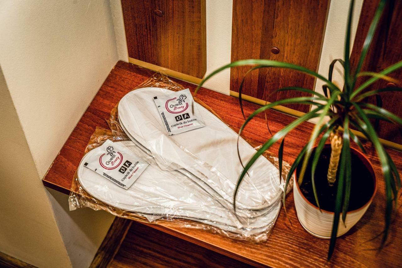 海拉达酒店 凯尔采 外观 照片